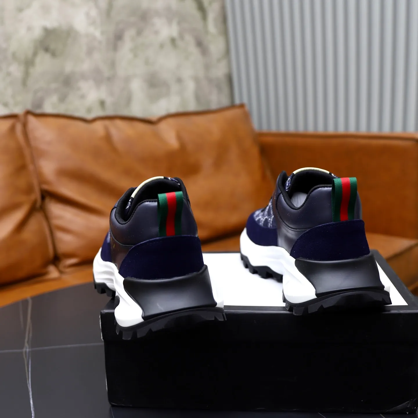 Ex-factory price: 462💰🙅‍♂️🙅‍♂️🙅‍♂️ Brand: GUCCI Standard code: 38-44 (45 customized) Grade: Same as the official website Material: Original leather splicing, comfortable and breathable lining, original wear-resistant outsole Style category: Men's fashionable casual shoes, running shoes, noble luxury brand elements, top luxury Color: actual picture color